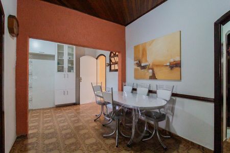 Casa para alugar com 240m², 2 quartos e 2 vagas