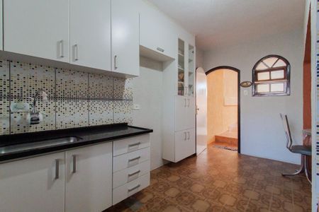 Casa para alugar com 240m², 2 quartos e 2 vagas