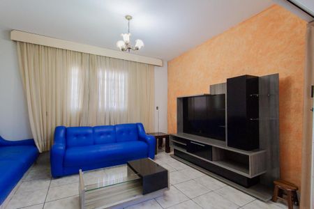 Casa para alugar com 240m², 2 quartos e 2 vagas