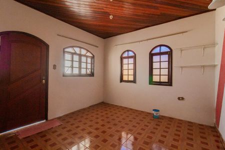 Casa para alugar com 240m², 2 quartos e 2 vagas