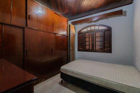 Casa para alugar com 240m², 2 quartos e 2 vagas