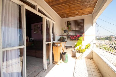 Casa de condomínio à venda com 400m², 3 quartos e 2 vagasVaranda