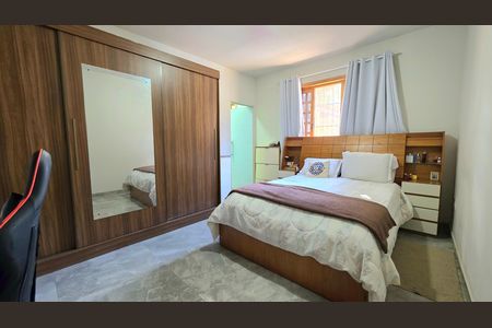 Casa à venda com 500m², 4 quartos e 4 vagas Casa à venda com 500m², 4 quartos e 4 vagasSuíte