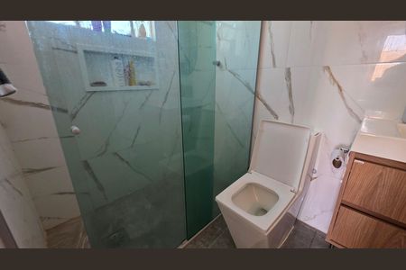 Casa à venda com 500m², 4 quartos e 4 vagas Casa à venda com 500m², 4 quartos e 4 vagasBanheiro da suíte 2