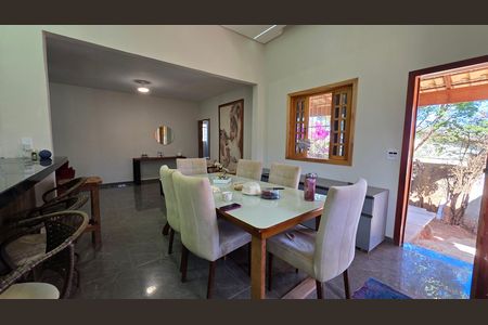 Casa à venda com 500m², 4 quartos e 4 vagas Casa à venda com 500m², 4 quartos e 4 vagasCopa
