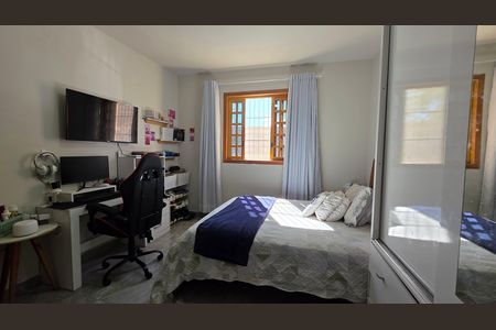 Casa à venda com 500m², 4 quartos e 4 vagas Casa à venda com 500m², 4 quartos e 4 vagasSuíte 2