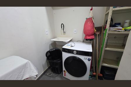 Área de serviço de casa à venda com 4 quartos, 500m² em Joá, Lagoa Santa