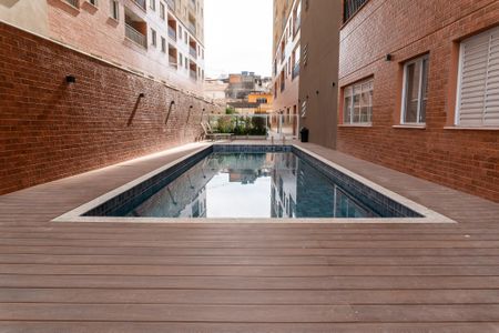 Área comum - Piscina de apartamento para alugar com 2 quartos, 44m² em Jardim Tres Irmaos, Taboão da Serra