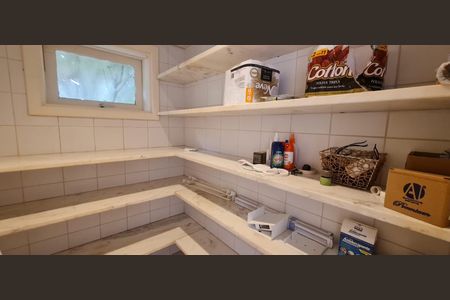Casa de condomínio à venda com 365m², 4 quartos e 4 vagas Casa de condomínio à venda com 365m², 4 quartos e 4 vagasCozinha
