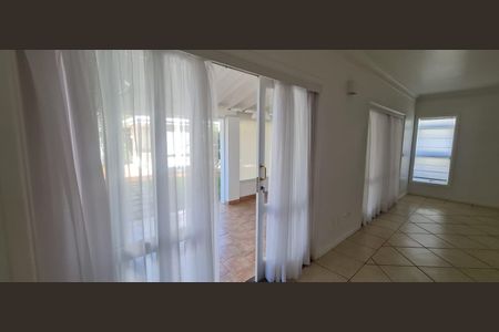 Casa de condomínio à venda com 365m², 4 quartos e 4 vagas
