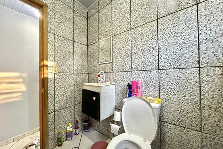 Banheiro de casa à venda com 2 quartos, 90m² em Vila Campestre, São Paulo