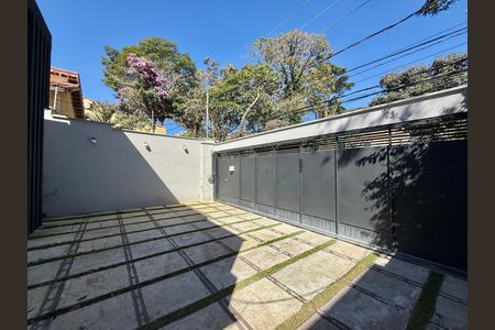 Garagem  de casa à venda com 3 quartos, 190m² em Santo Amaro, São Paulo