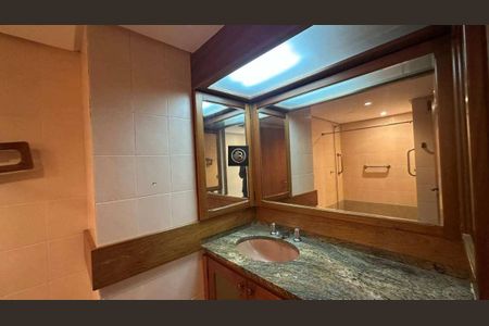 Apartamento à venda com 232m², 2 quartos e 3 vagas