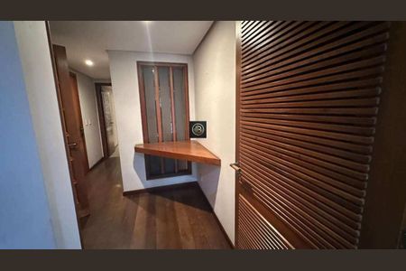 Apartamento à venda com 232m², 2 quartos e 3 vagas