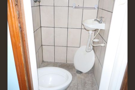 Banheiro suíte 2 de casa para alugar com 3 quartos, 70m² em Vila Prudente, São Paulo