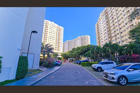 Fachada do bloco de apartamento para alugar com 2 quartos, 52m² em Del Castilho, Rio de Janeiro