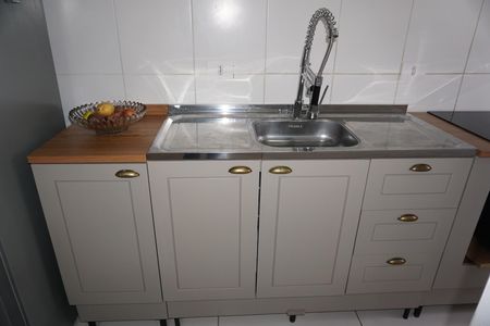 Cozinha de apartamento para alugar com 2 quartos, 50m² em Jardim Elizabete, Embu das Artes