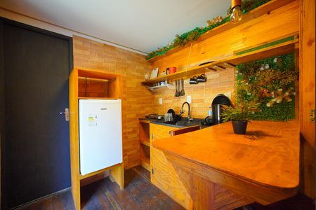 Sala/Cozinha de kitnet/studio para alugar com 1 quarto, 30m² em Barra da Lagoa, Florianópolis
