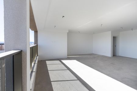 Apartamento à venda com 142m², 3 quartos e 2 vagas Apartamento à venda com 142m², 3 quartos e 2 vagasVaranda