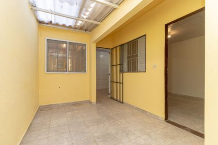 Corredor de entrada de casa para alugar com 3 quartos, 151m² em Vila Primavera, São Paulo