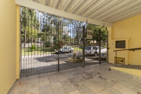 Garagem de casa para alugar com 3 quartos, 151m² em Vila Primavera, São Paulo