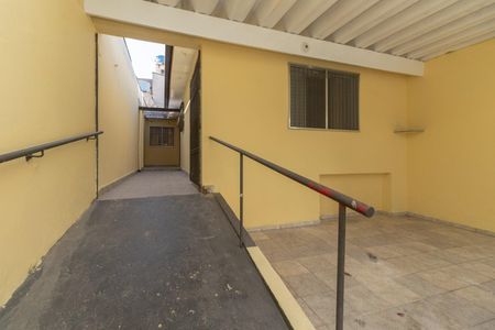 Garagem de casa para alugar com 3 quartos, 151m² em Vila Primavera, São Paulo