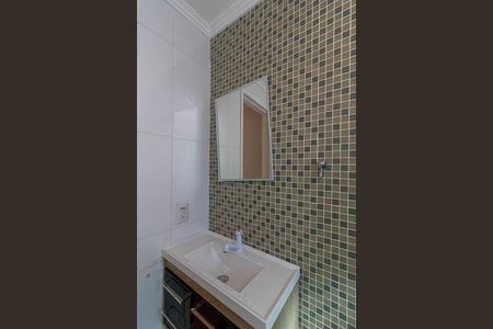 Banheiro de apartamento para alugar com 2 quartos, 49m² em Jardim Flor da Montanha, Guarulhos