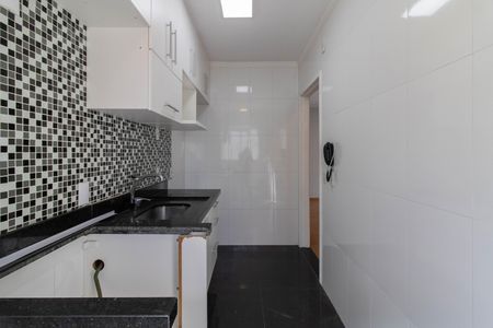 Cozinha de apartamento para alugar com 2 quartos, 49m² em Jardim Flor da Montanha, Guarulhos