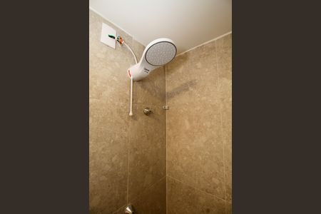 Banheiro de kitnet/studio para alugar com 1 quarto, 25m² em Pinheiros, São Paulo