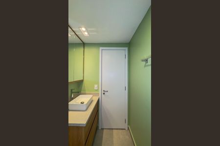 Banheiro de apartamento para alugar com 1 quarto, 37m² em Santo Amaro, São Paulo