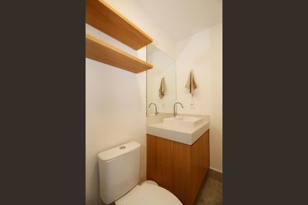 Banheiro de kitnet/studio para alugar com 1 quarto, 25m² em Pinheiros, São Paulo