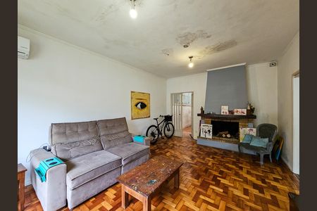 Casa para alugar com 4 quartos, 257m² em Ipanema, Porto Alegre