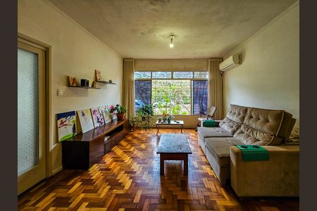 Casa para alugar com 4 quartos, 257m² em Ipanema, Porto Alegre