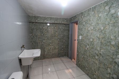 Banheiro de kitnet/studio para alugar com 1 quarto, 25m² em Cidade dos Bandeirantes, São Paulo