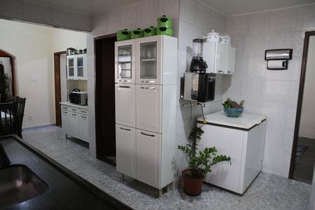 Casa à venda com 390m², 4 quartos e 4 vagasCozinha