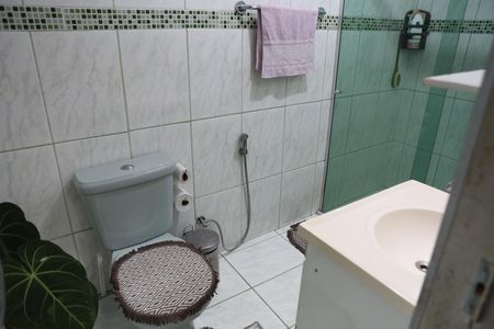 Casa à venda com 390m², 4 quartos e 4 vagasBanheiro 1