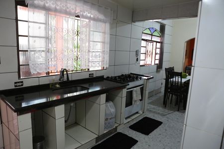 Cozinha de casa à venda com 4 quartos, 390m² em Lindéia, Contagem