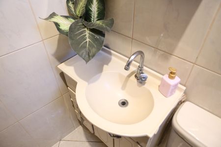 Casa à venda com 390m², 4 quartos e 4 vagasBanheiro 2
