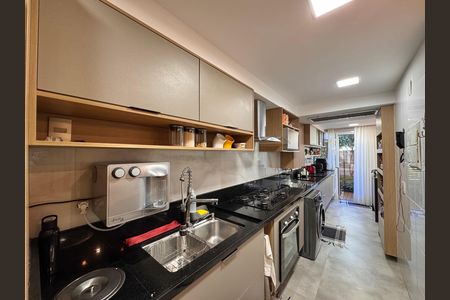 Apartamento para alugar com 101m², 2 quartos e 1 vaga Apartamento para alugar com 101m², 2 quartos e 1 vagaCozinha e Área de Serviço