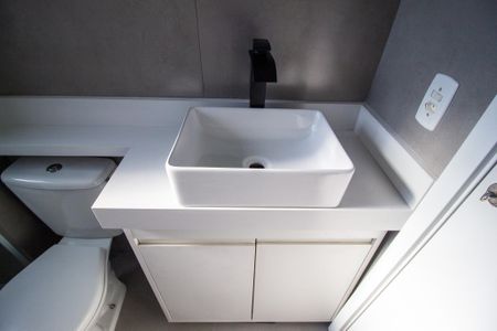 Apartamento para alugar com 51m², 2 quartos e 2 vagas Apartamento para alugar com 51m², 2 quartos e 2 vagasBanheiro