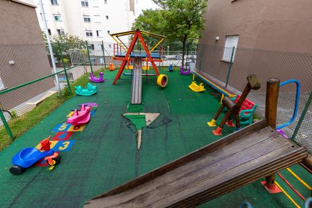 Apartamento à venda com 45m², 2 quartos e 1 vaga Apartamento à venda com 45m², 2 quartos e 1 vagaÁrea comum - Playground