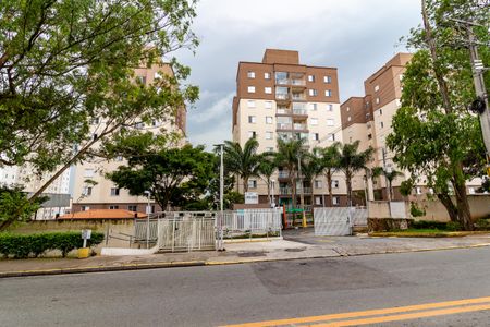 Apartamento à venda com 45m², 2 quartos e 1 vaga Apartamento à venda com 45m², 2 quartos e 1 vagaFachada