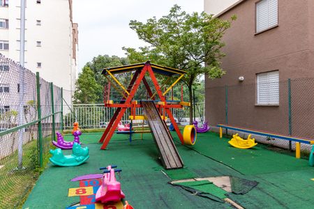 Apartamento à venda com 45m², 2 quartos e 1 vaga Apartamento à venda com 45m², 2 quartos e 1 vagaÁrea comum - Playground