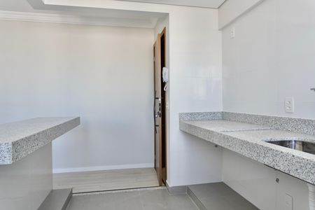 Apartamento à venda com 73m², 3 quartos e 2 vagas Apartamento à venda com 73m², 3 quartos e 2 vagasCozinha e Área de Serviço
