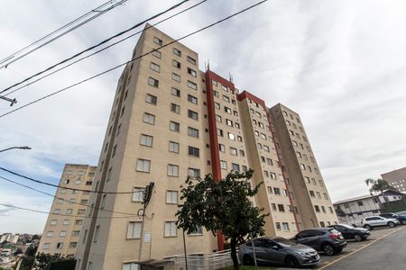Fachada do bloco de apartamento para alugar com 3 quartos, 64m² em Vila da Oportunidade, Carapicuíba
