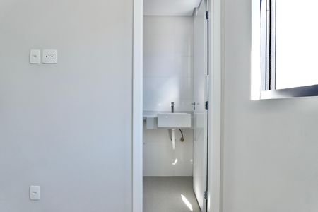 Apartamento à venda com 73m², 3 quartos e 2 vagas Apartamento à venda com 73m², 3 quartos e 2 vagasBanheiro da Suíte