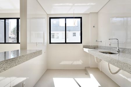 Apartamento à venda com 73m², 3 quartos e 2 vagas Apartamento à venda com 73m², 3 quartos e 2 vagasCozinha e Área de Serviço