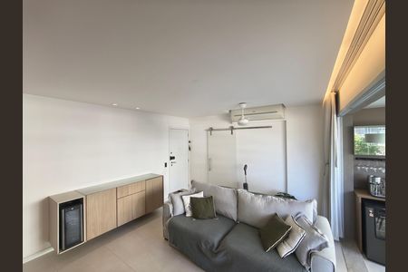Sala de apartamento para alugar com 3 quartos, 99m² em Barra da Tijuca, Rio de Janeiro