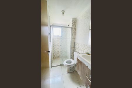 Banheiro de apartamento para alugar com 2 quartos, 50m² em Jardim Isis, Cotia