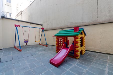 Apartamento para alugar com 120m², 3 quartos e 2 vagas Apartamento para alugar com 120m², 3 quartos e 2 vagasPlayground
